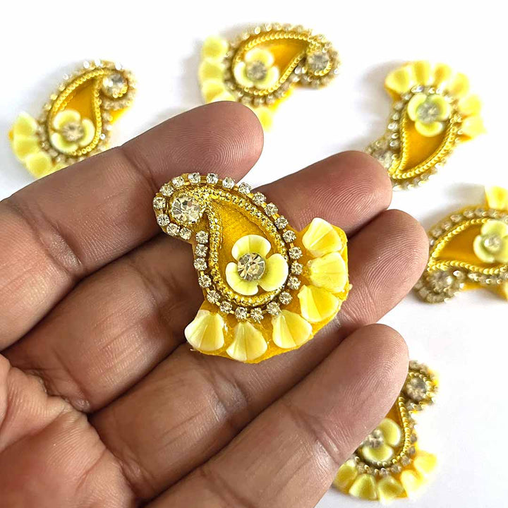 Yellow Color Pazily With Floral Design Booti Pack Of 10